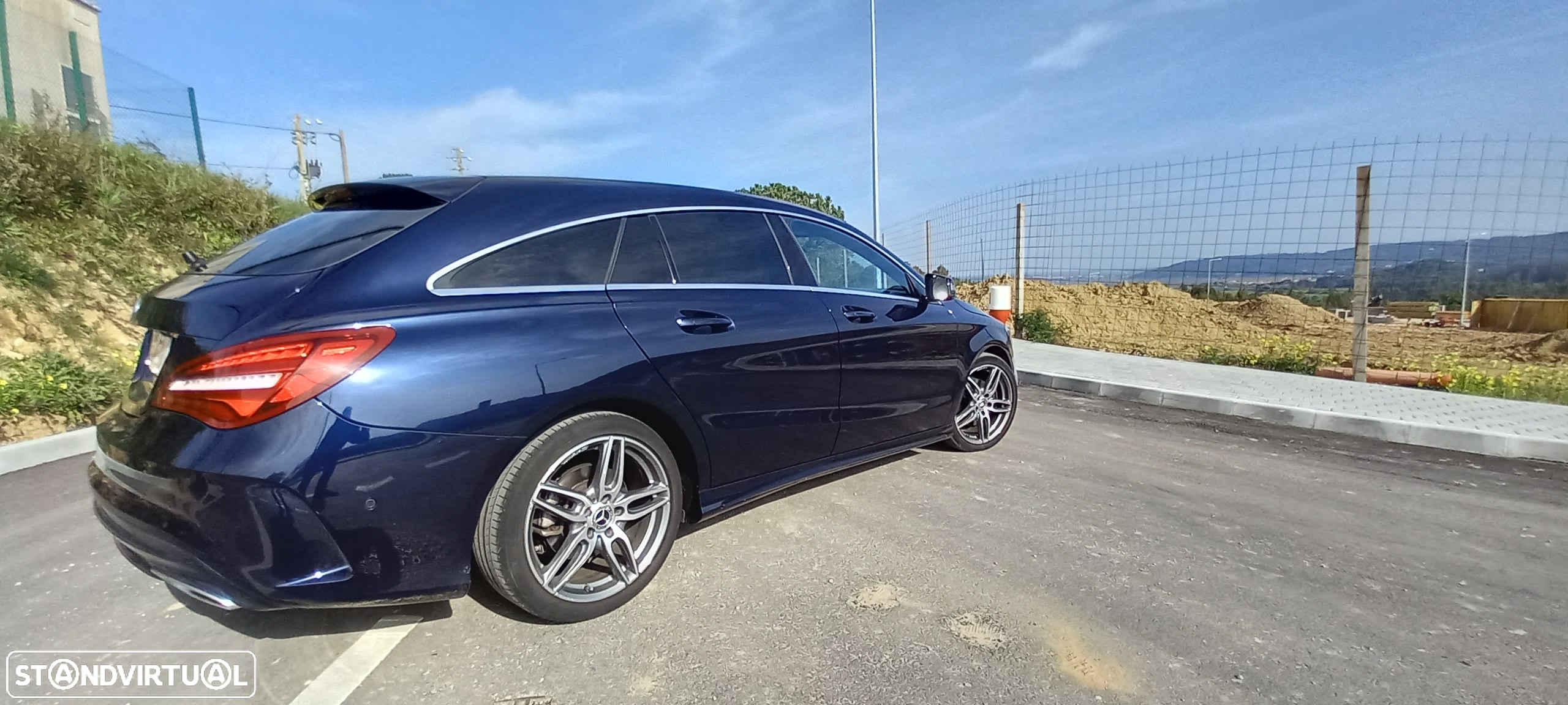 Mercedes-Benz CLA 200 d Shooting Brake AMG Line - 13