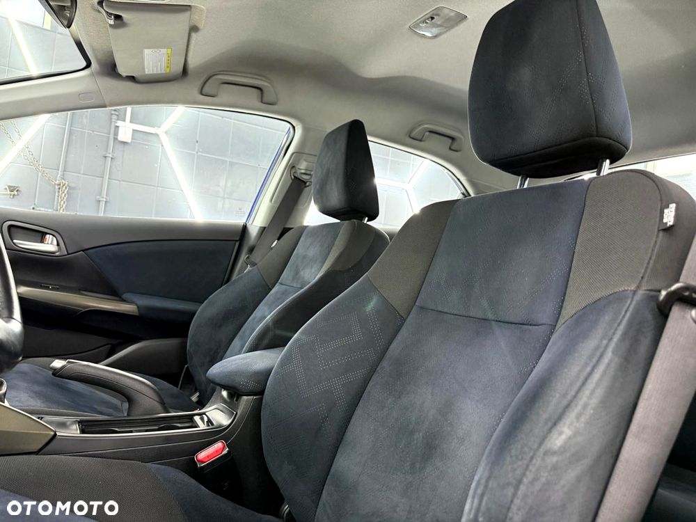 Honda Civic 1.8 i-VTEC Sport - 21