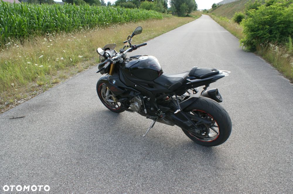 BMW S - 9