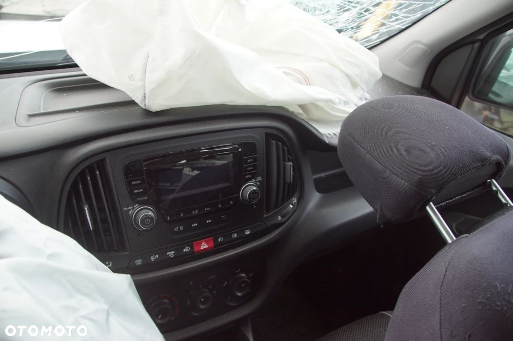 Auto na części - Fiat Doblo II Lift 1.4 T-Jet 120 KM 198A4000 M32 249 2018R Silnik Skrzynia Drzwi Szyba Zderzak Klapa Deska Kokpit Sterownik Moduł Licznik Kierownica - 13