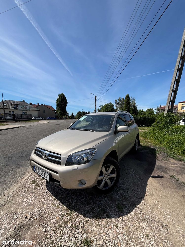 Toyota RAV4 - 6