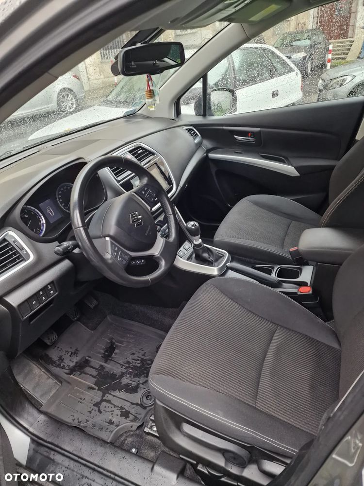 Suzuki SX4 S-Cross 1.4 T Premium - 11