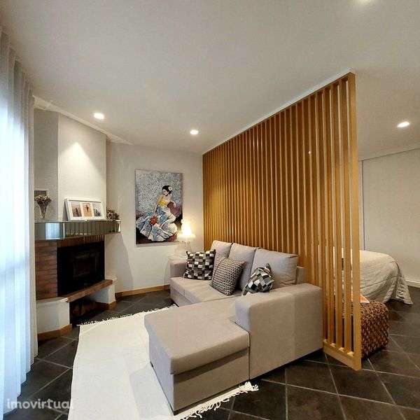 Moradia Geminada T4/T5 · 240 m² · 3 Pisos · Piscina · Garagem - Grande imagem: 5/7