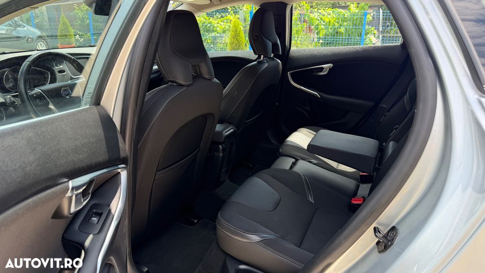 Volvo V40 D2 Momentum - 6