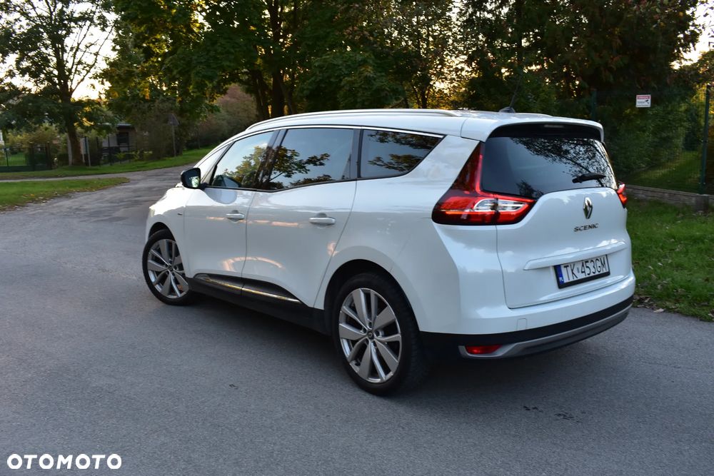 Renault Grand Scenic - 11