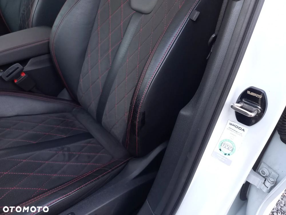 Skoda Octavia 2.0 TDI RS DSG - 30