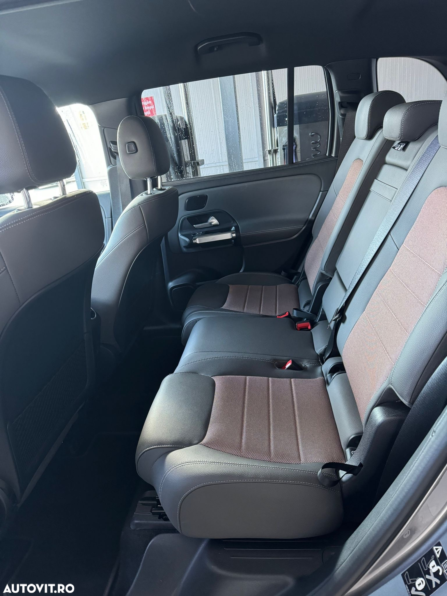 Mercedes-Benz EQB 300 4MATIC - 18