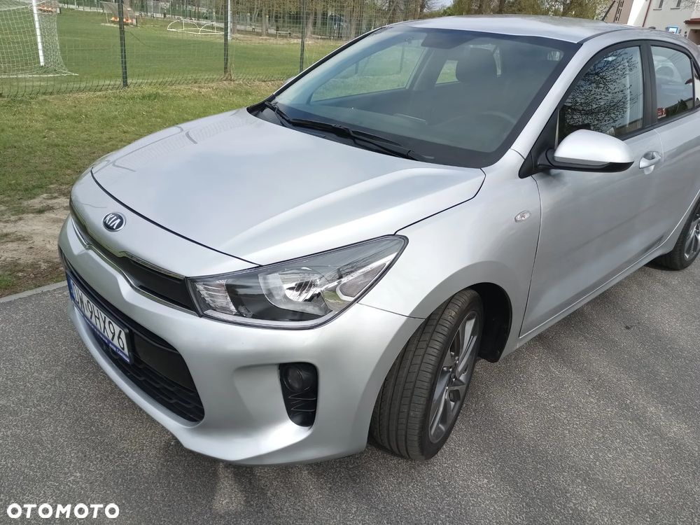 Kia Rio 1.2 L - 1