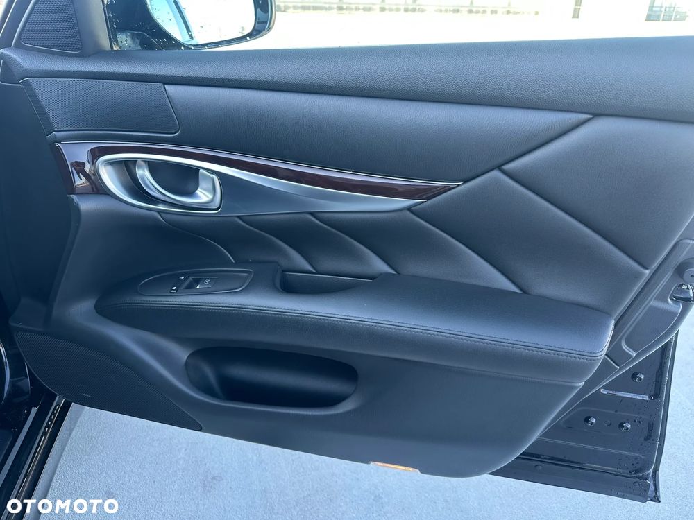 Infiniti Q70 2.2d Premium Executive - 17