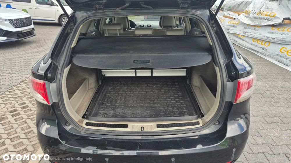 Toyota Avensis - 12