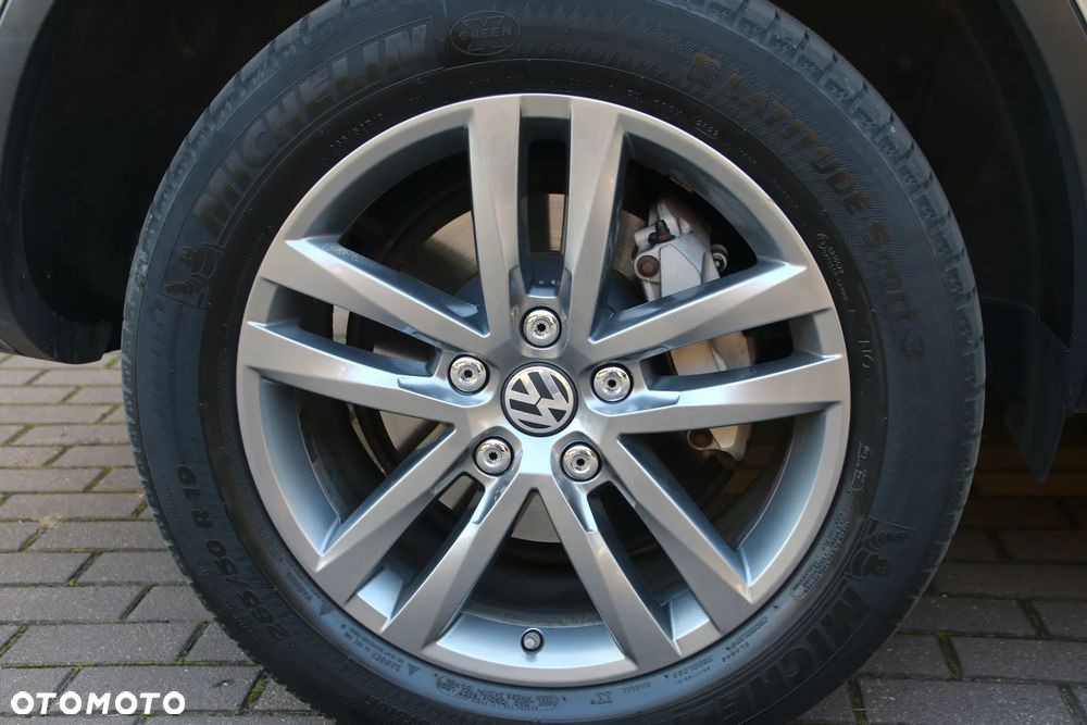 Volkswagen Touareg - 22
