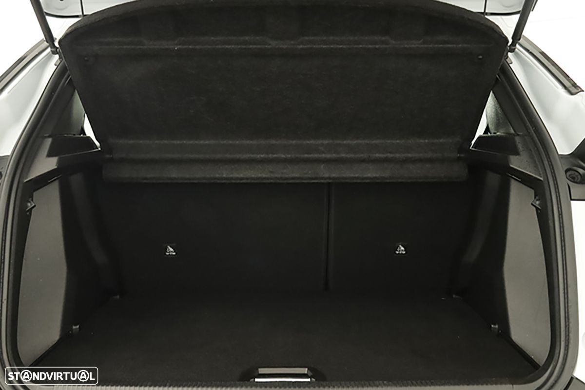 Peugeot 2008 1.2 PureTech Allure EAT8 - 23