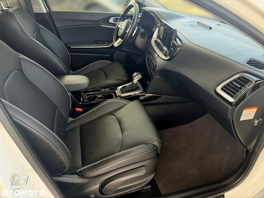 Kia XCeed - 23