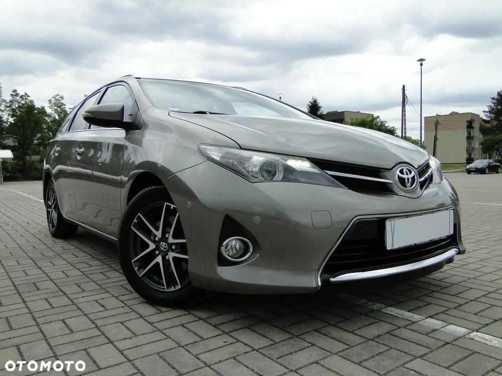 Toyota Auris 2.0 D-4D Prestige - 40