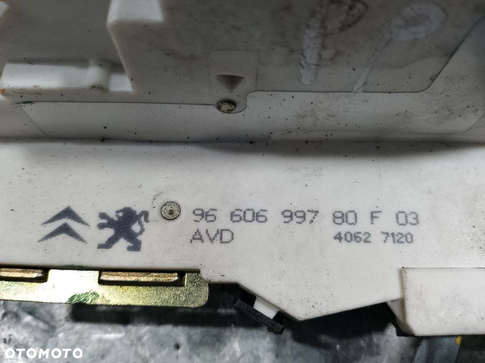 ZAMEK DRZWI PRAWY PRZÓD CITROEN C4 9660699780F - 8