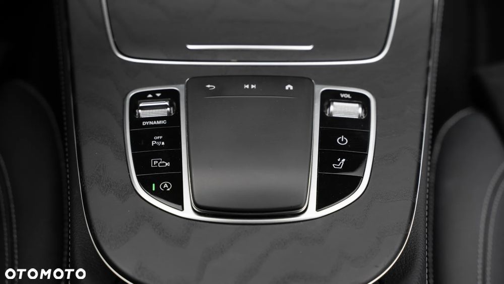 Mercedes-Benz Klasa E 300 9G-TRONIC AMG Line - 16
