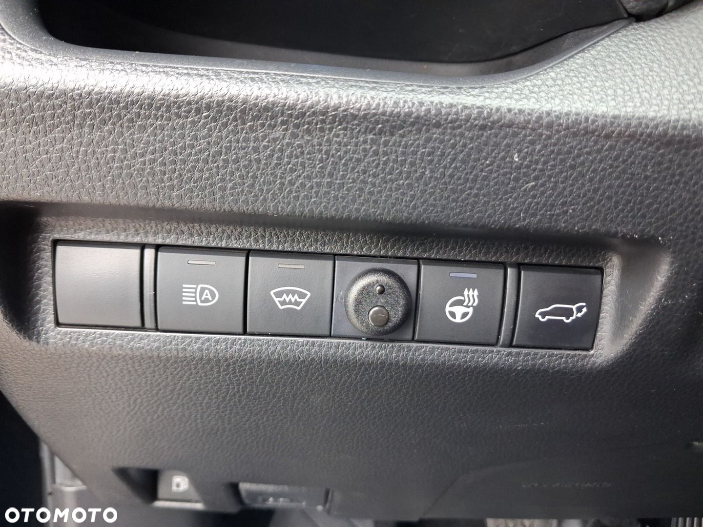 Toyota RAV4 2.5 Hybrid Black Edition by JBL 4x4 - 22