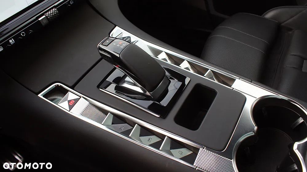 DS Automobiles DS 7 Crossback - 11