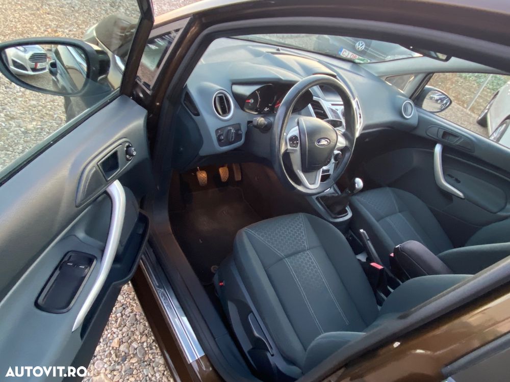 Ford Fiesta 1.25i Titanium - 10