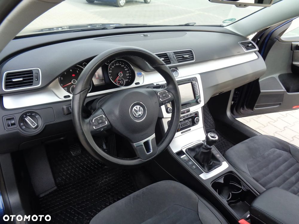 Volkswagen Passat 1.8 TSI Highline - 25