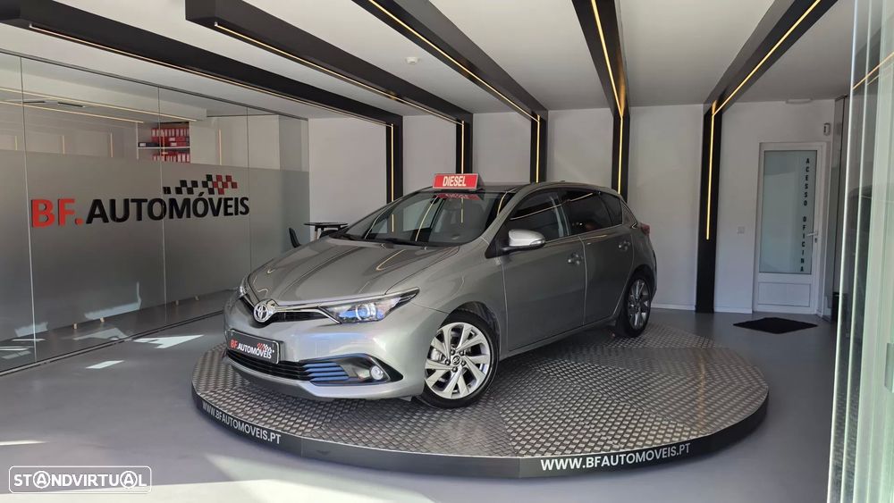 Toyota Auris 1.6 D-4D Exclusive+Navi - 3