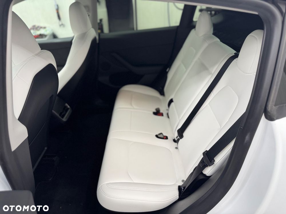 Tesla Model Y RWD - 17