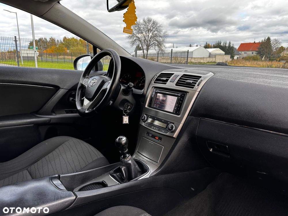 Toyota Avensis 2.0 D-4D Combi Sol - 9