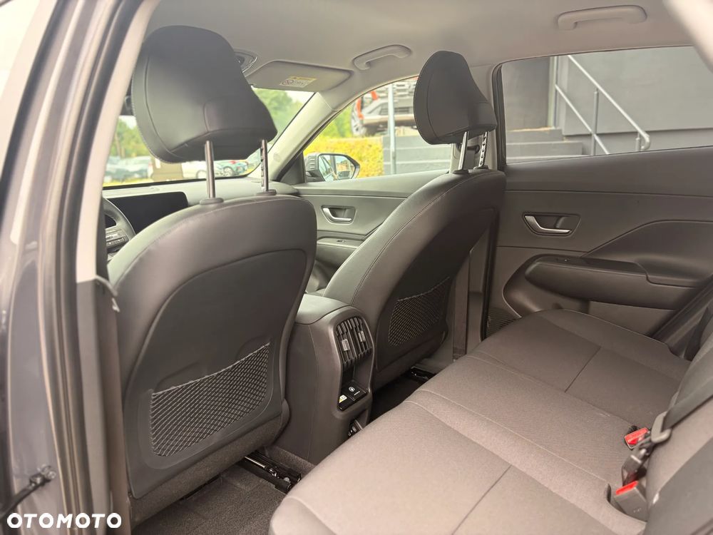 Hyundai Kona 65kWh Executive - 12