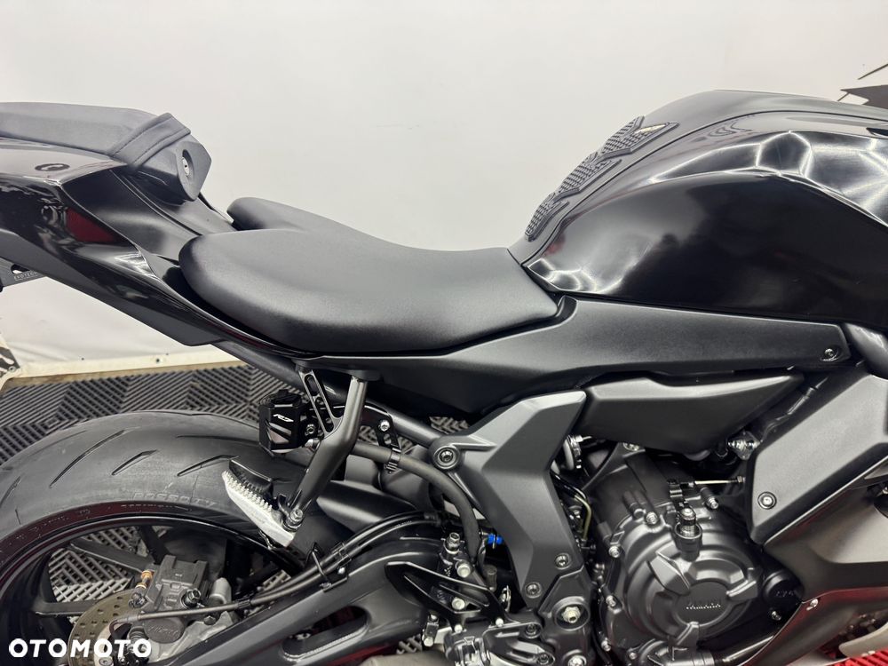 Yamaha R7 - 29