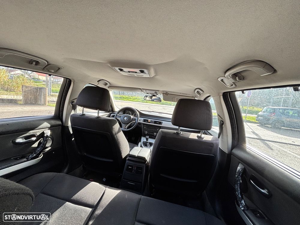 BMW 318 d Navigation Sport - 10