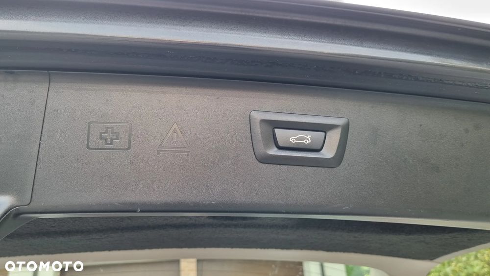 BMW Seria 5 525d - 36