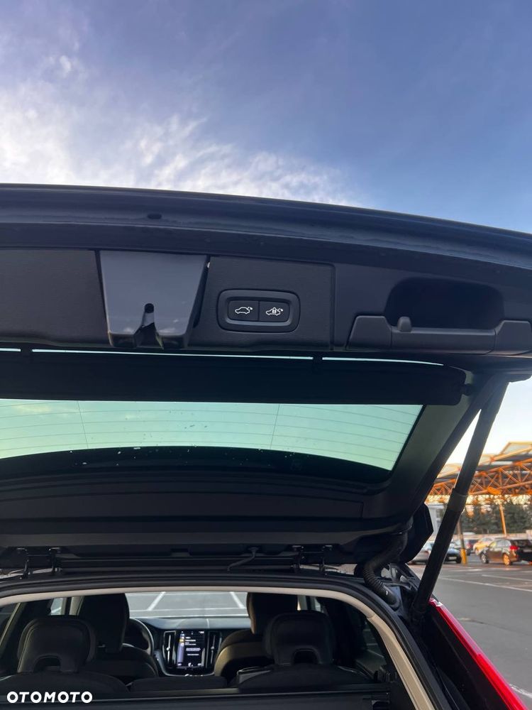 Volvo XC 60 B4 D AWD Geartronic Momentum Pro - 26