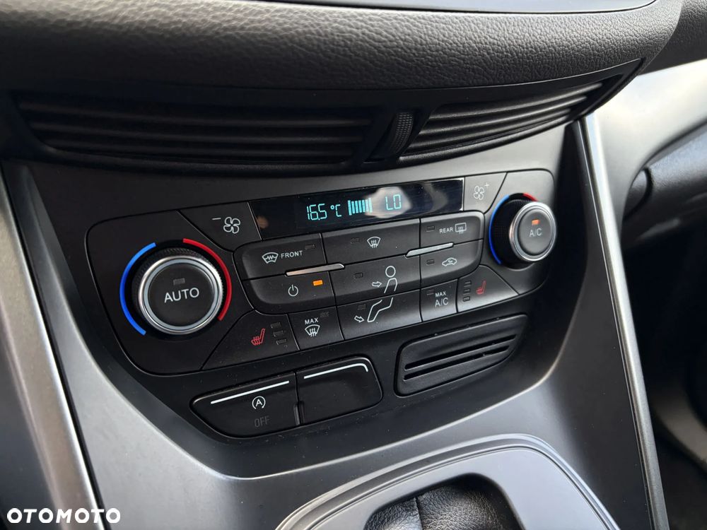 Ford Kuga - 31