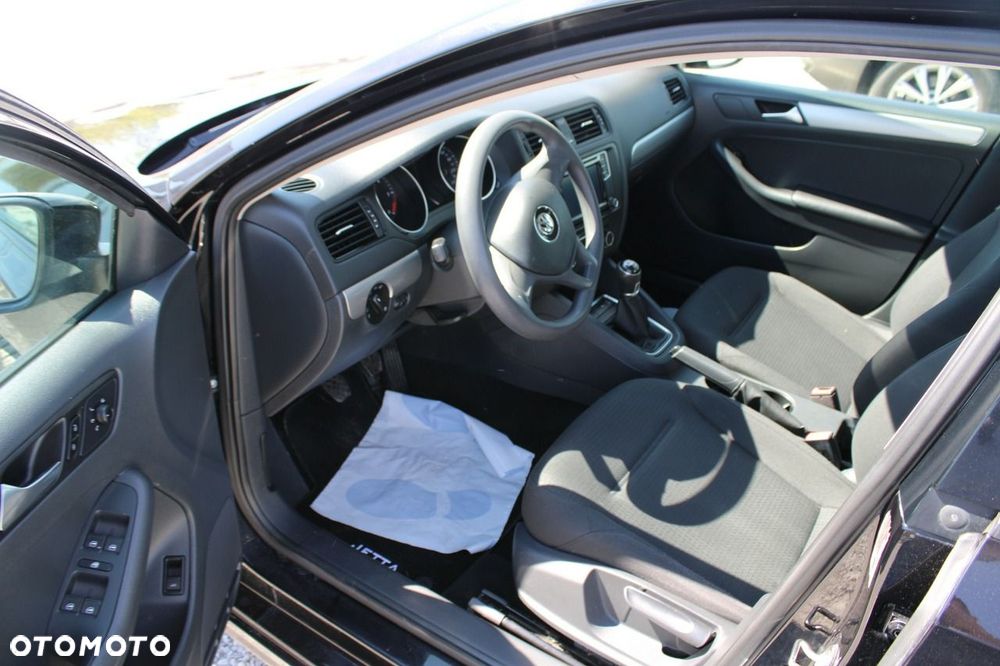 Volkswagen Jetta - 16