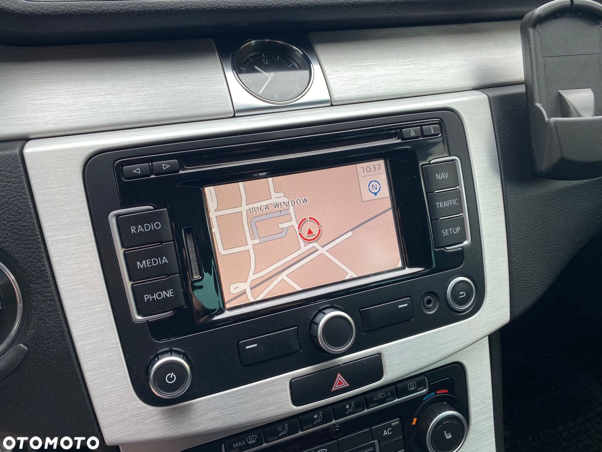 Volkswagen Passat Variant 1.8 TSI Highline - 16