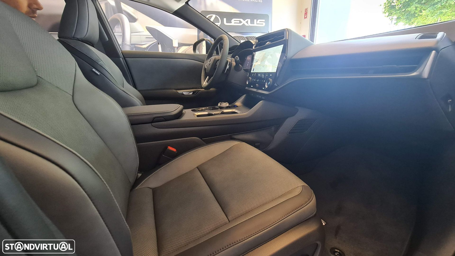 Lexus RZ 450e Executive Plus - 21