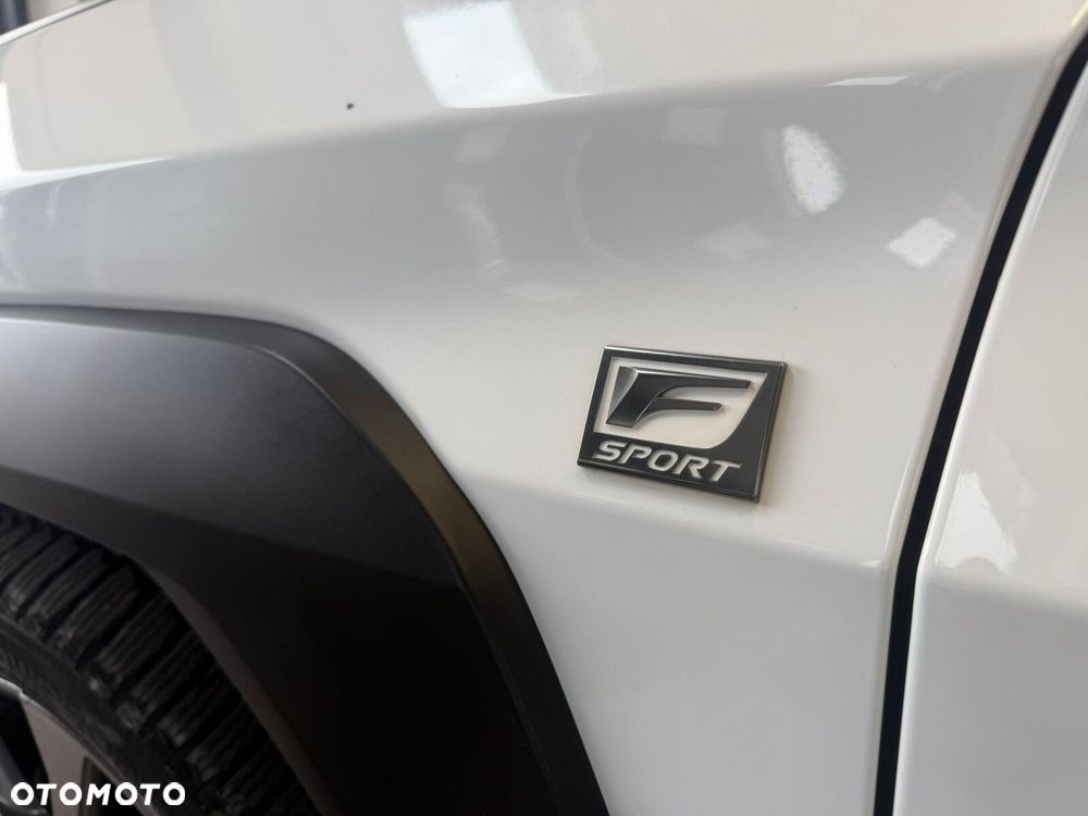 Lexus UX - 4