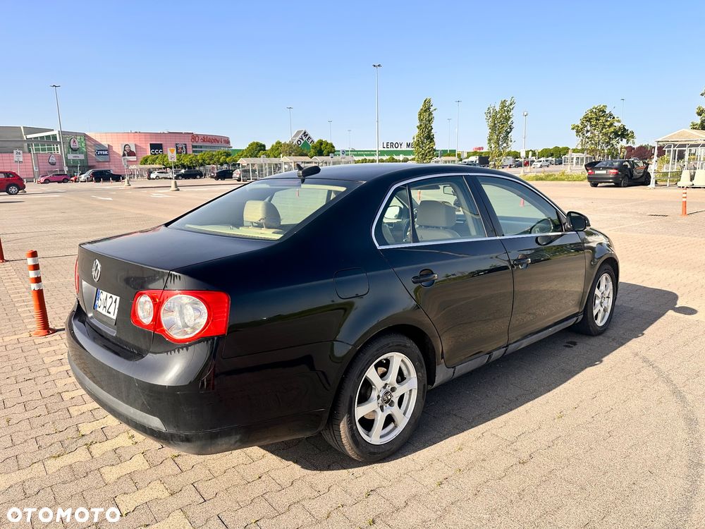 Volkswagen Jetta 1.9 TDI DPF Comfortline DSG - 18
