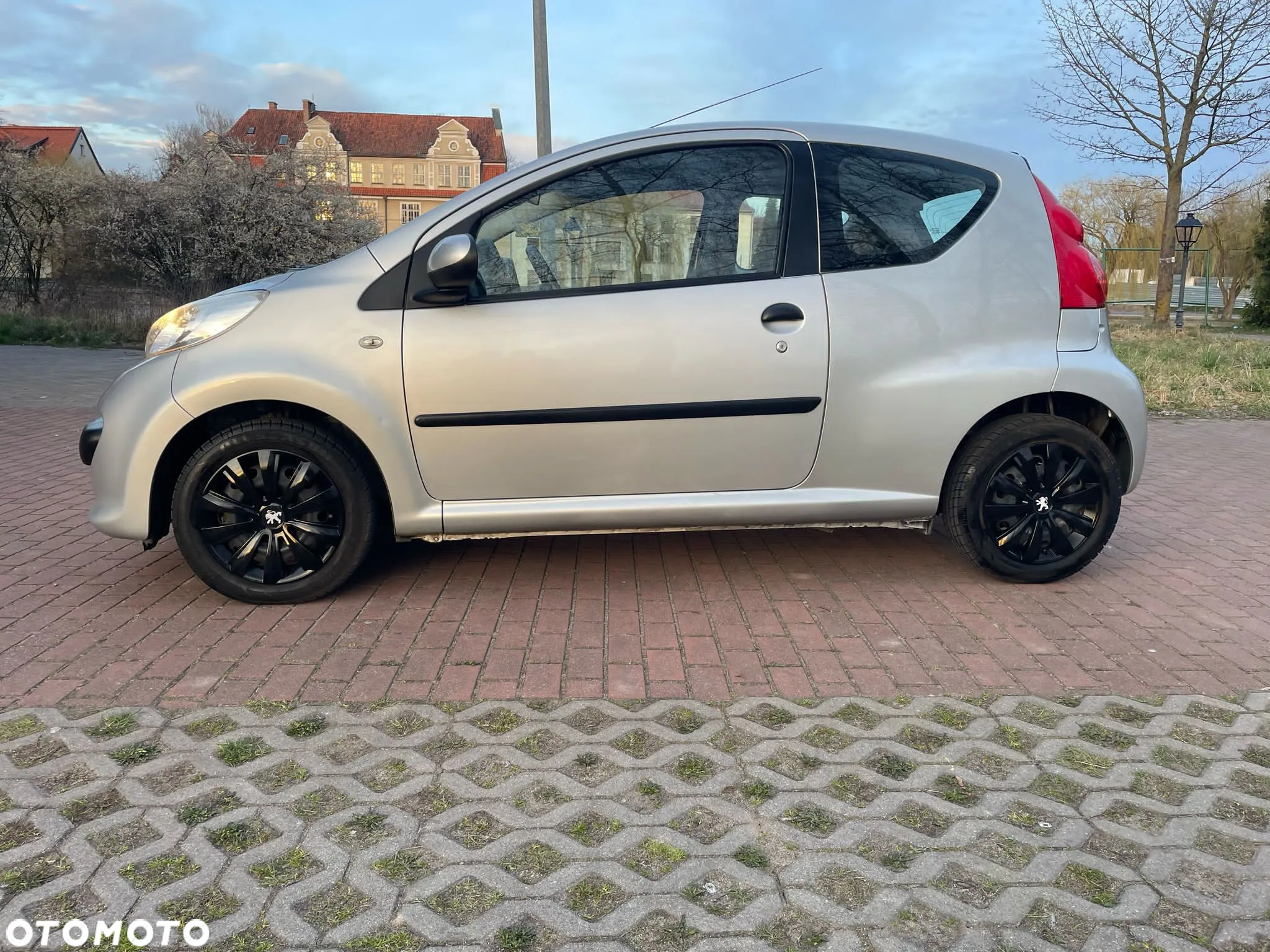 Peugeot 107 1.0 Trendy - 12