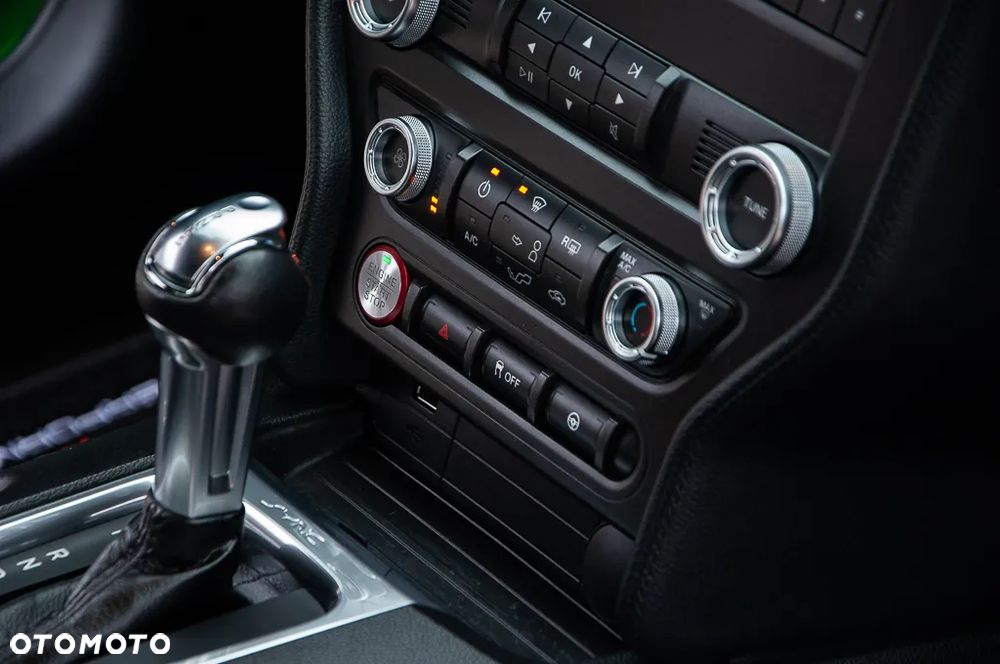 Ford Mustang - 22