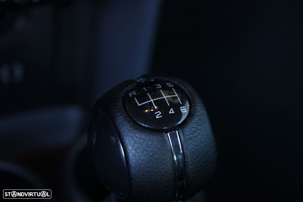 MINI 3 Portas One D - 28