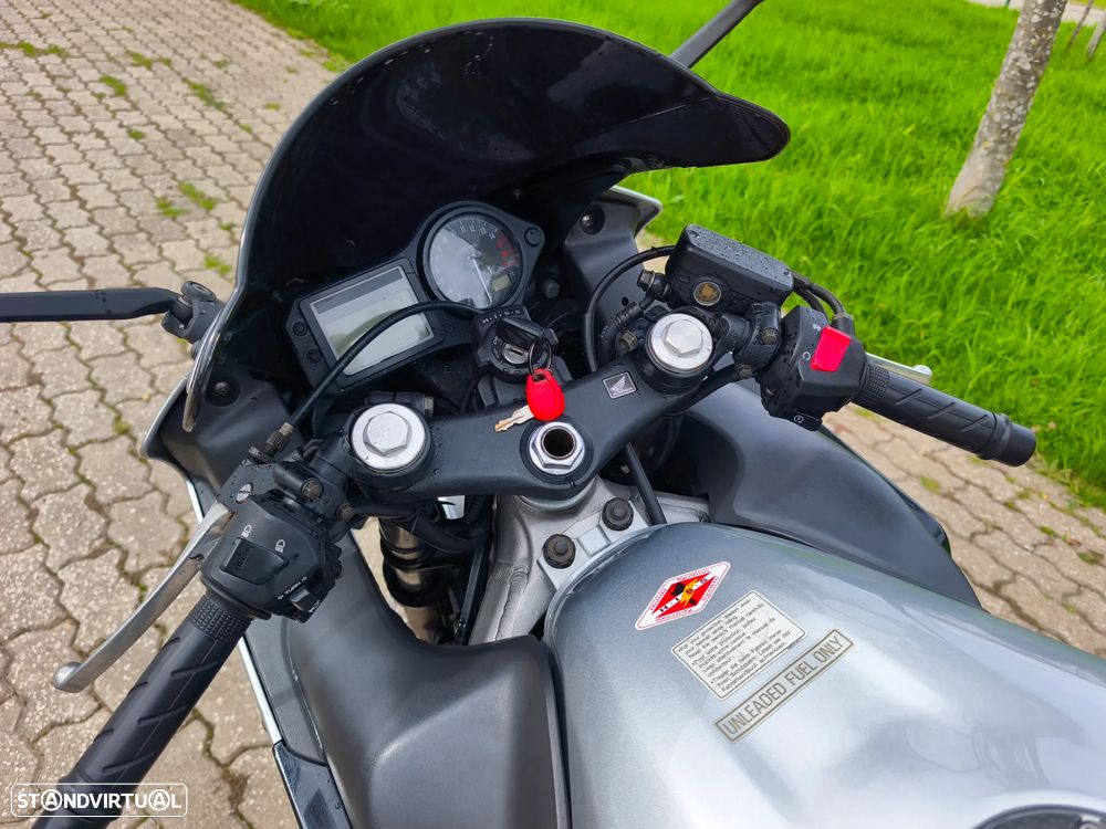 Honda CBR 600 F4 - 5