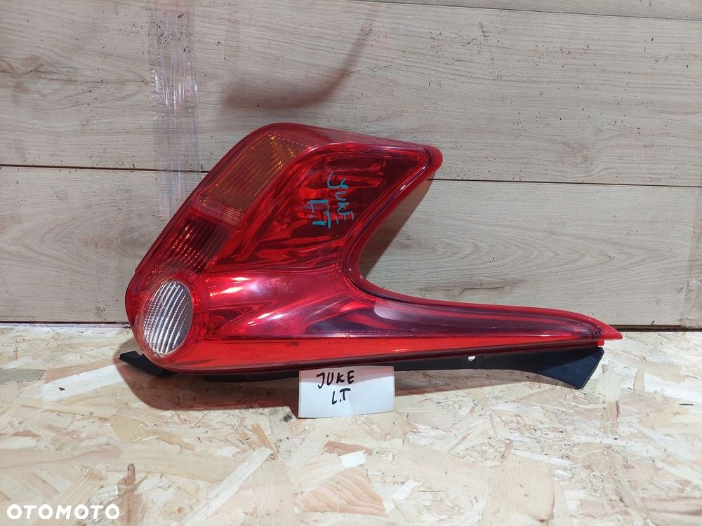 LAMPA TYŁ LEWA NISSAN JUKE F15 10-14 ROK ORYGINAŁ - 1