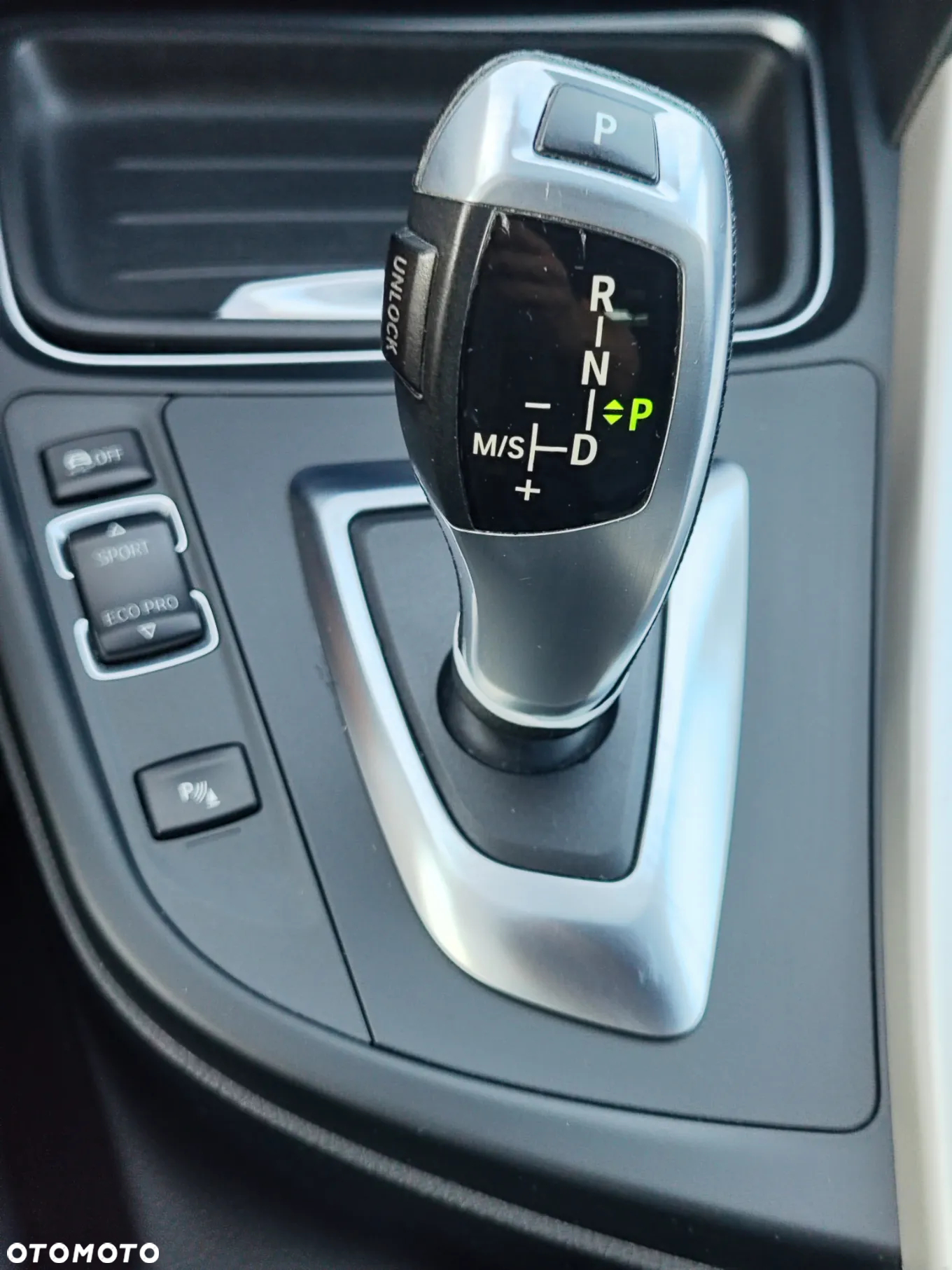 BMW Seria 3 318d Touring - 15