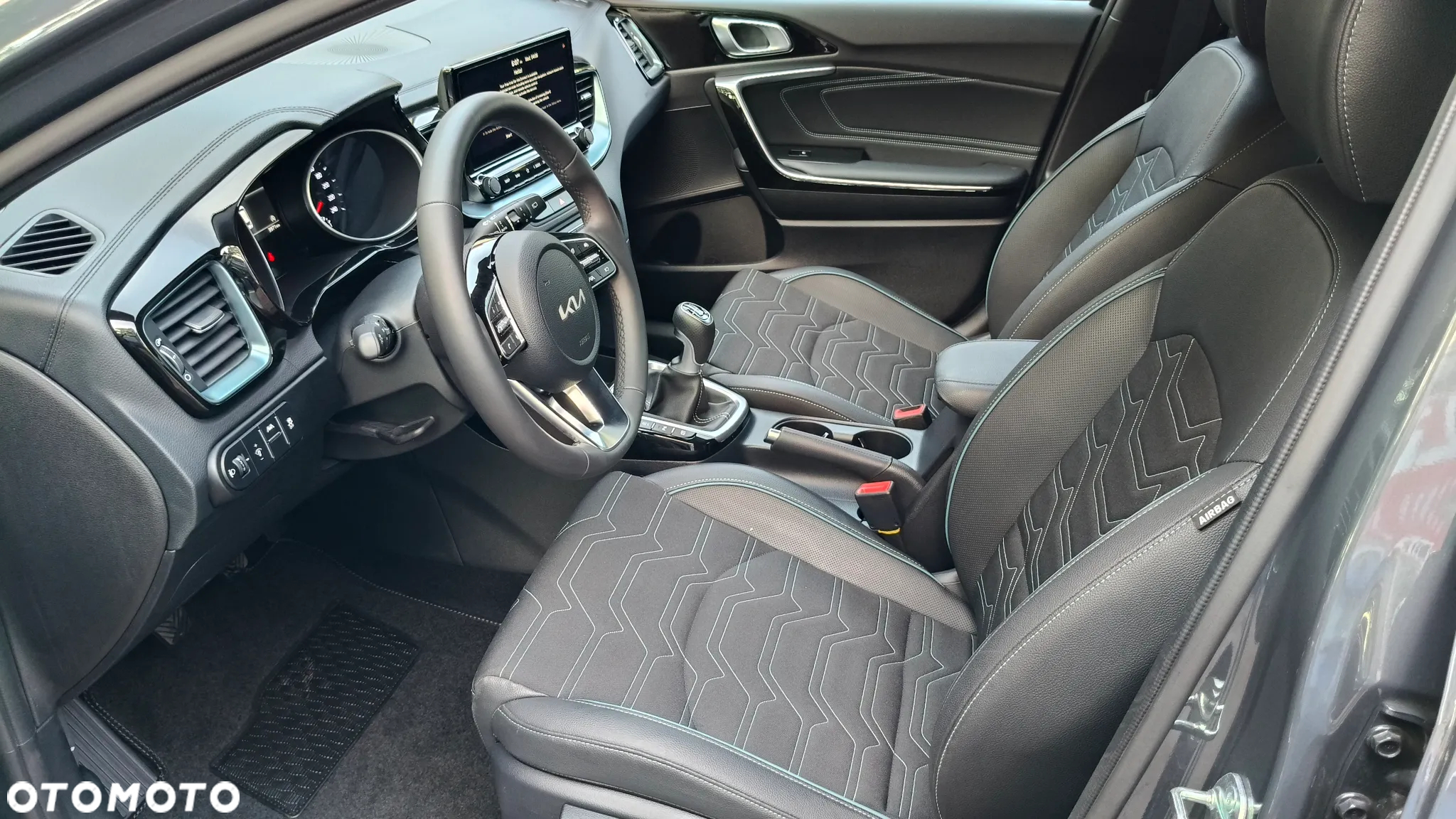 Kia Ceed 1.5 T-GDI M - 26