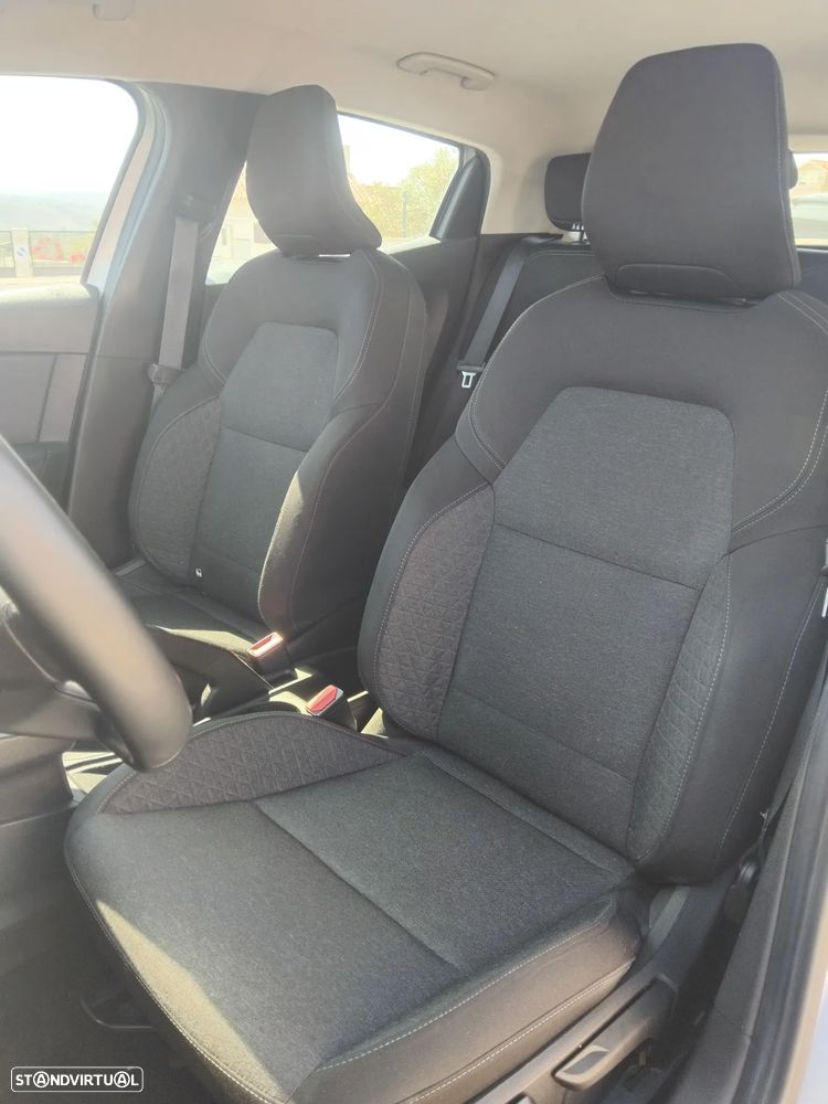 Renault Clio - 11