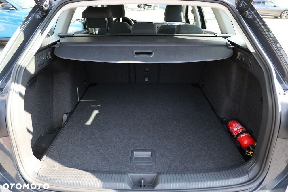 Volkswagen Golf 2.0 TDI Life - 32