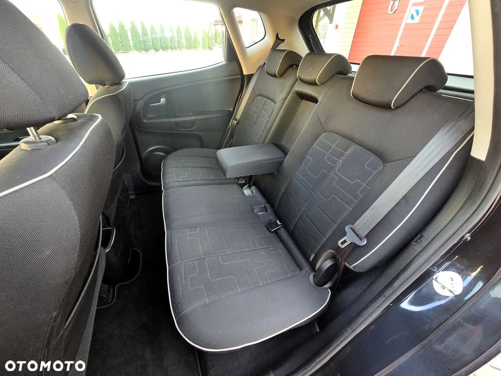 Kia Venga 1.6 CVVT Automatik UEFA EURO 2016 - 32