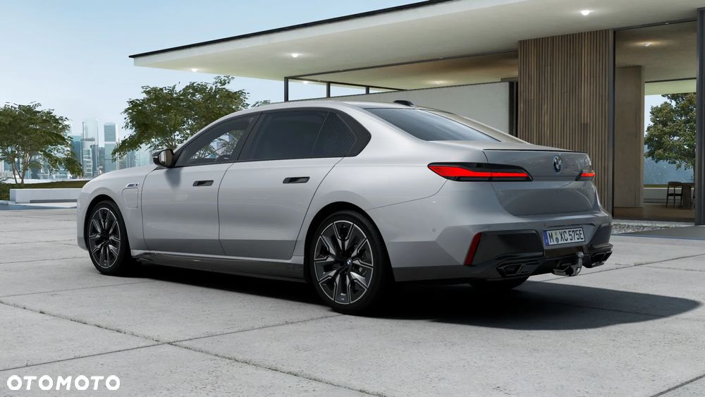 BMW Seria 7 M760e PHEV xDrive sport - 4