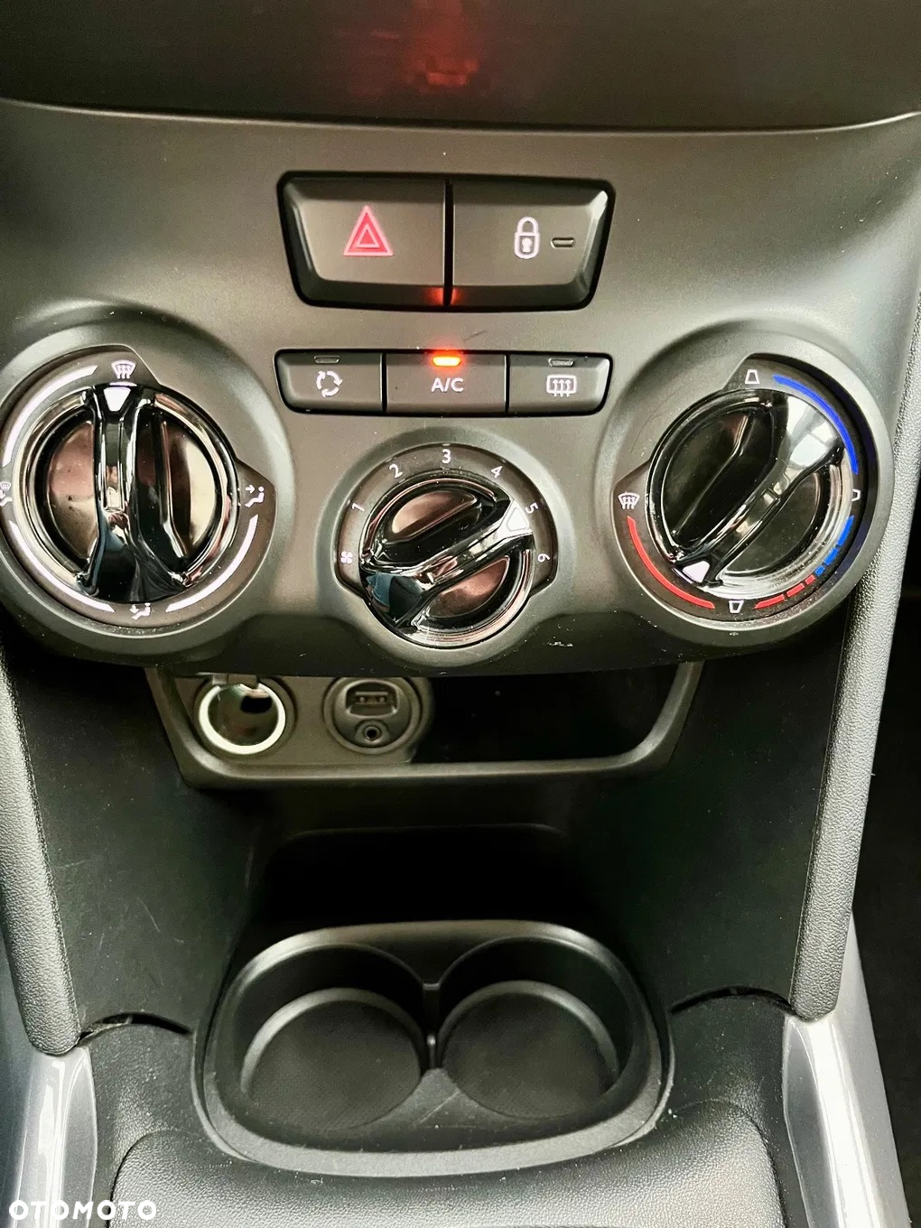 Peugeot 2008 1.2 Pure Tech Style S&S - 26